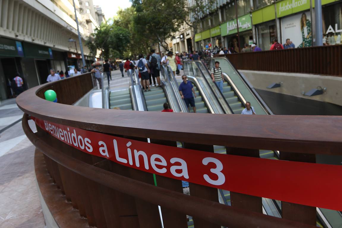 Metro De Santiago Where The City Meets Bus Ex